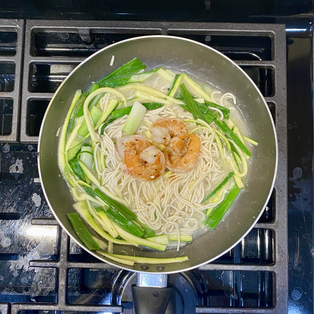 創意櫛瓜蝦仁炒麵🦐 — 步驟 7