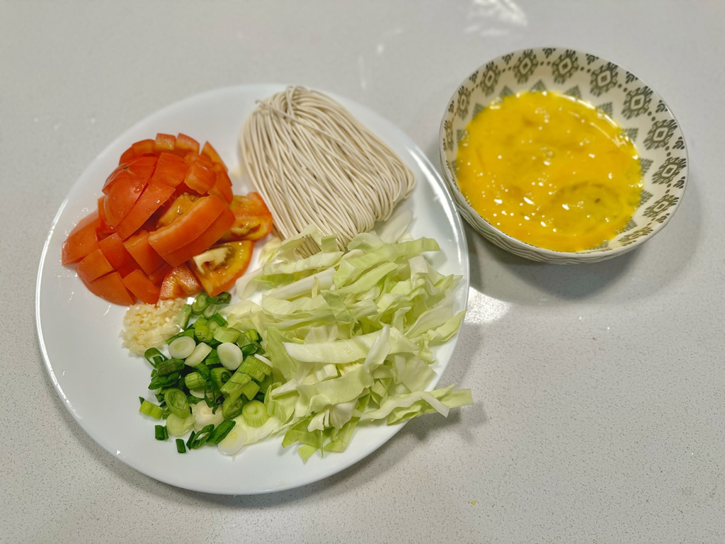 15 分鐘食譜——番茄蛋麵 — 步驟 2