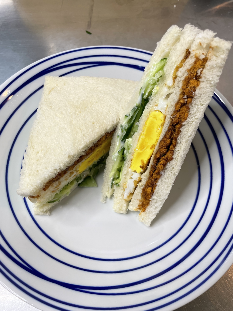 台灣早餐店經典三明治