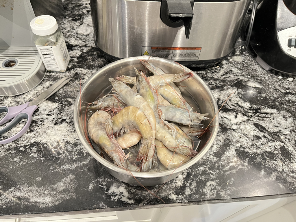 油燜大蝦 (Braised Shrimps in Oil) — 步驟 1