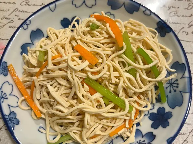 涼拌乾絲 — $<T k="steps" /> 4