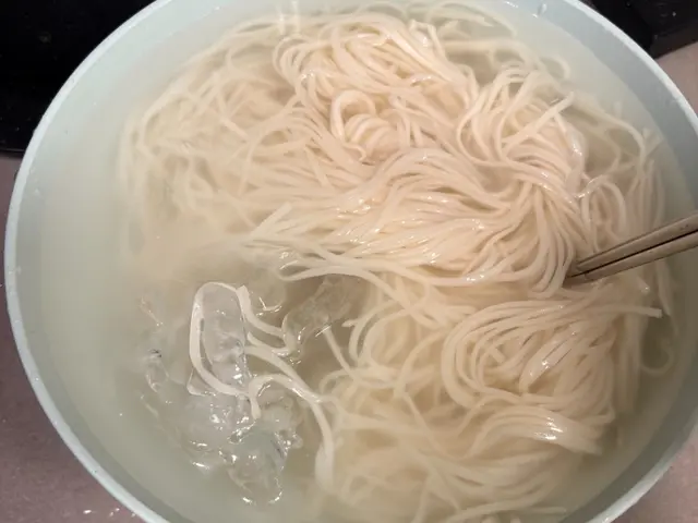 辣椒炒肉拌面 — $<T k="steps" /> 7