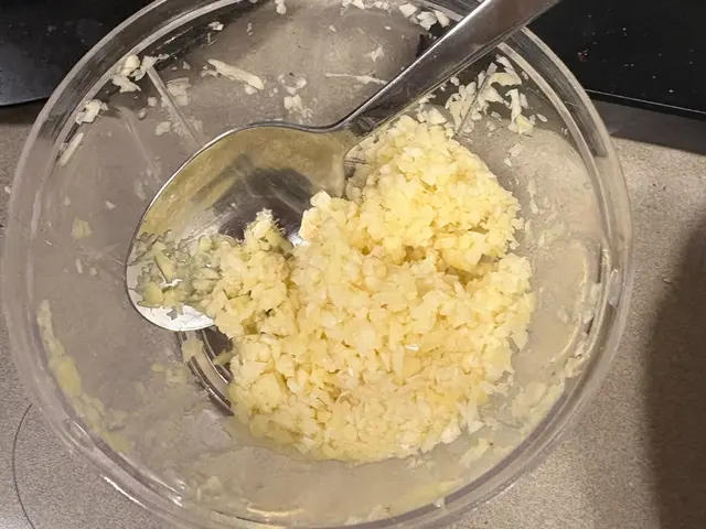 辣椒炒肉拌面 — $<T k="steps" /> 4