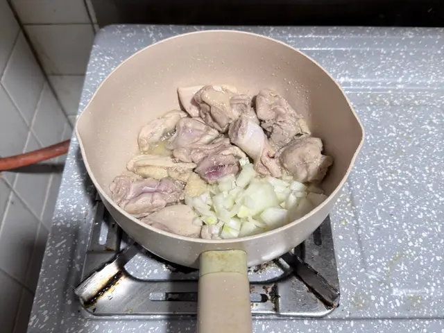 雞腿炊飯 — $<T k="steps" /> 3