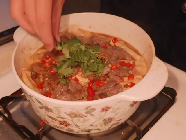 沙茶牛肉煲 — $<T k="steps" /> 5