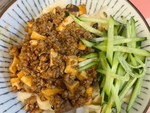家常雜醬麵 — $<T k="steps" /> 6