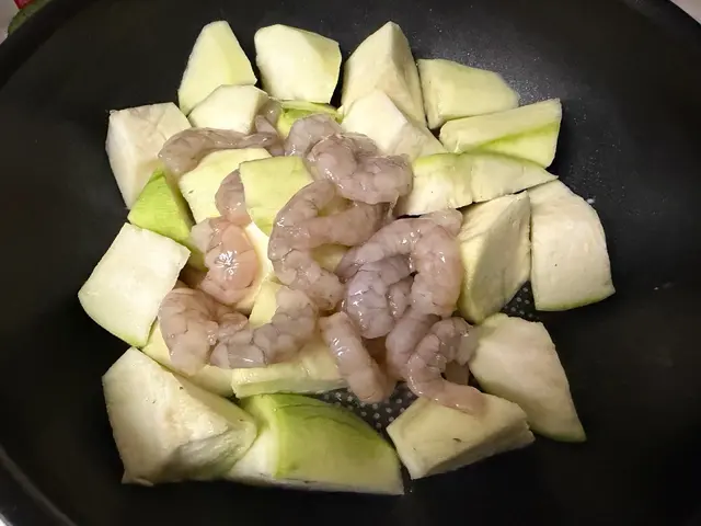 絲瓜海鮮魚湯 — $<T k="steps" /> 5