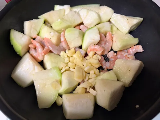 絲瓜海鮮魚湯 — $<T k="steps" /> 6