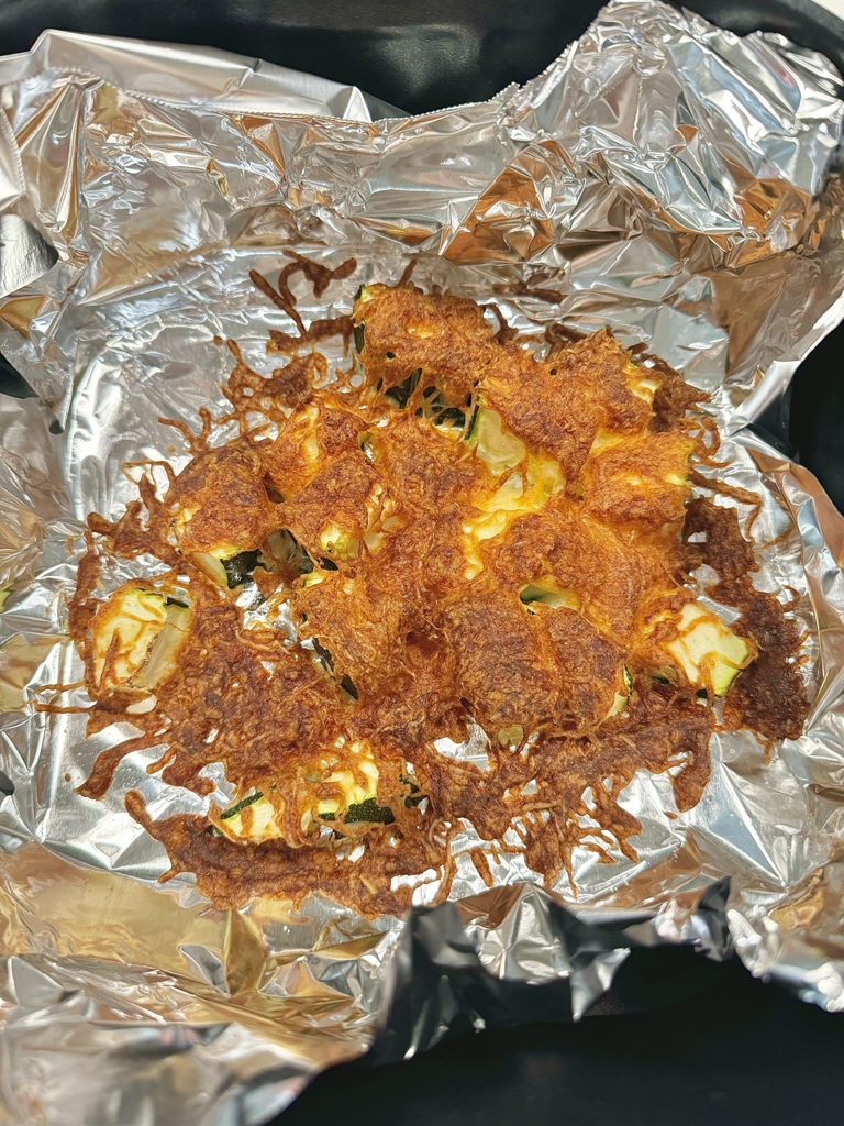 Easy & quick healthy bite: Air-Fried Cheesy Zucchini — 步驟 6