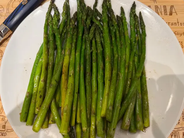 黑胡椒奶油煎蘆筍
