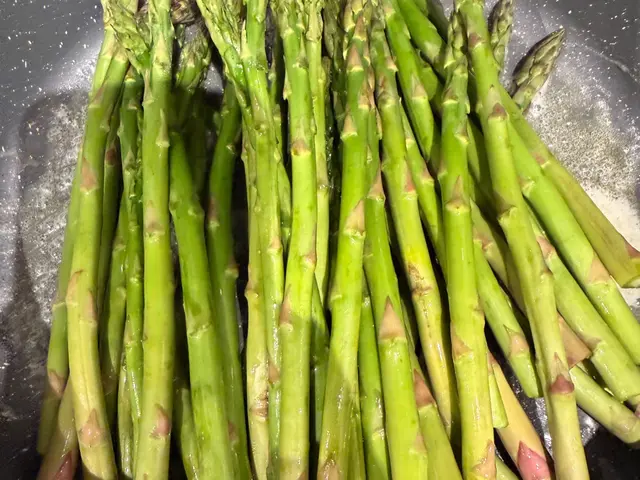 黑胡椒奶油煎蘆筍 — $<T k="steps" /> 3