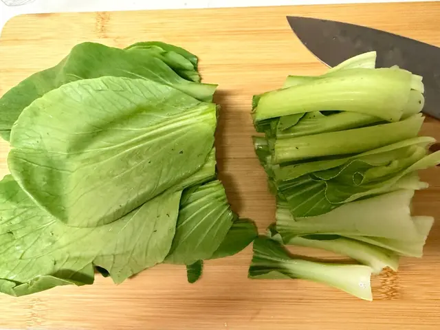 蒜炒青江菜｜這樣炒絕對不會苦又好吃 — $<T k="steps" /> 1