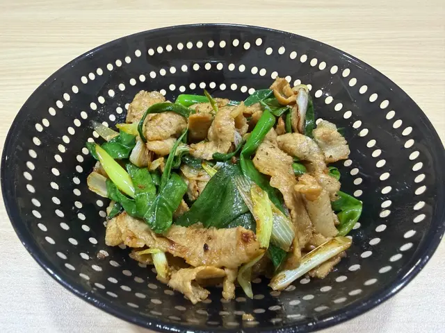 蔥爆松阪豬 — $<T k="steps" /> 9