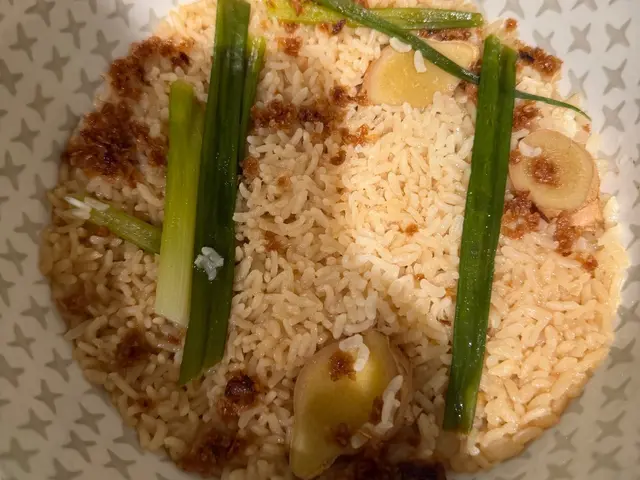 蔥鹽雞汁肉飯 - 家常版 — $<T k="steps" /> 10
