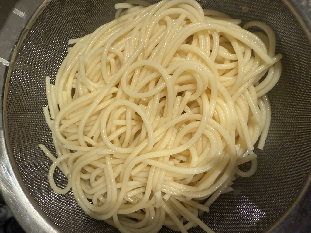 蒜香鮮蝦義大利麵 — 步驟 2