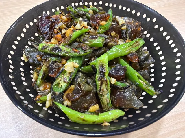 燒椒皮蛋（糯米椒版本）