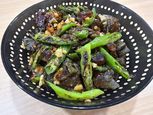 燒椒皮蛋（糯米椒版本） — $<T k="steps" /> 11