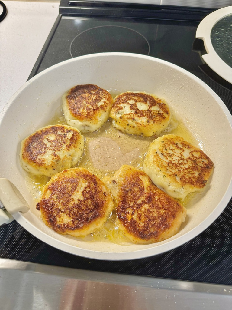 感恩節剩食大改造——起司馬鈴薯餅 — 步驟 7